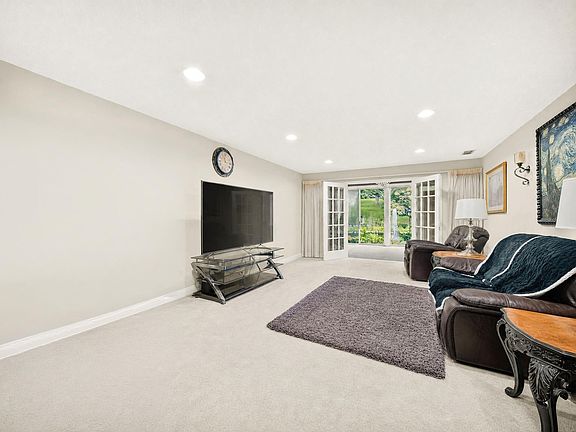 2nd image of 75 Golf Pkwy Unit C