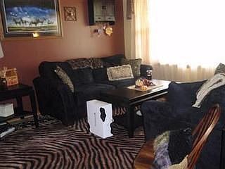 2nd image of 1212 Crest Hill Dr
