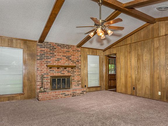 5th image of 4010 Montague Dr