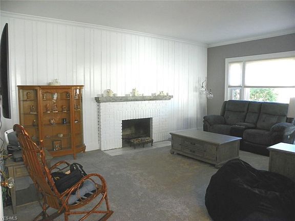 4th image of 2061 Arthur Ave