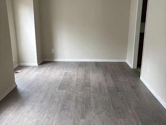 3rd image of 2700 6th St NE