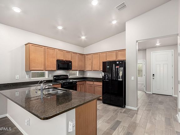 2nd image of 854 W LOWELL Drive