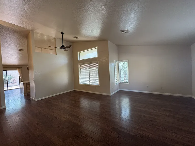 7692 E Dayview Cir — Photo 2