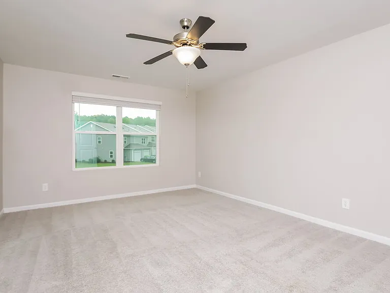 546 Wendell Falls Pkwy — Photo 9