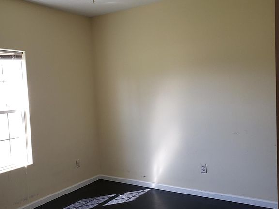 5th image of 2107 Elder St