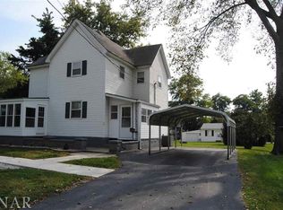 616 E Johnson St, Clinton, IL 61727