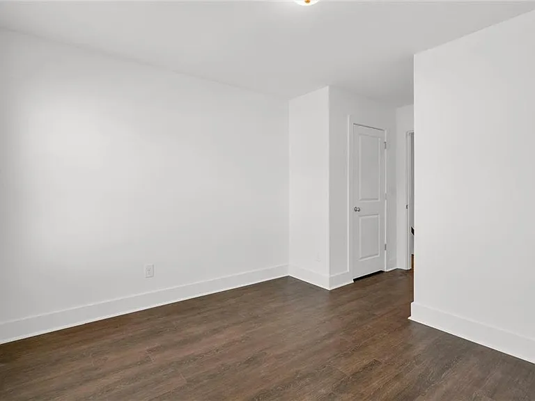 6433 Scudders Dr — Photo 24