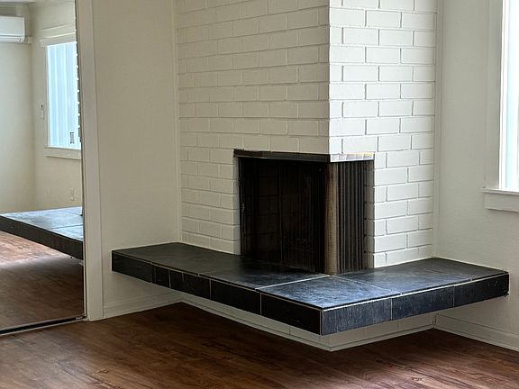 3rd image of 1344 N Columbus Ave APT 7