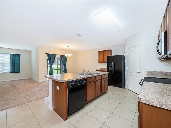4th image of 470 Nova Dr