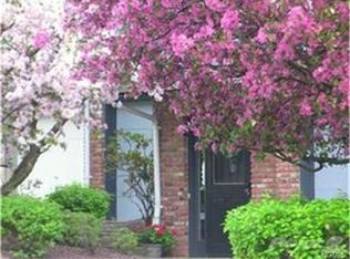 26 Kensington Ct, Nanuet, NY 10954