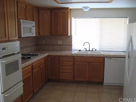 4th image of 25205 Huron St