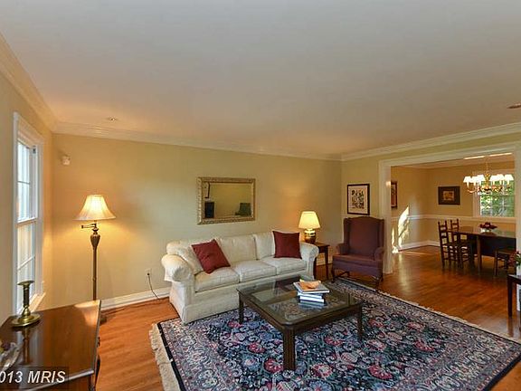 5th image of 1921 Saybrook Ct