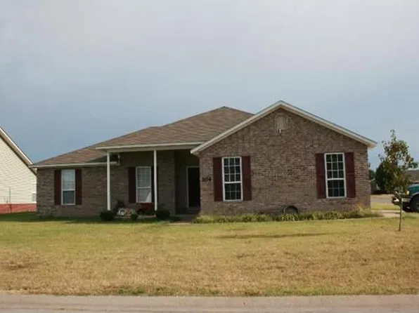 704 Charlotte St SW, Gravette, AR 72736