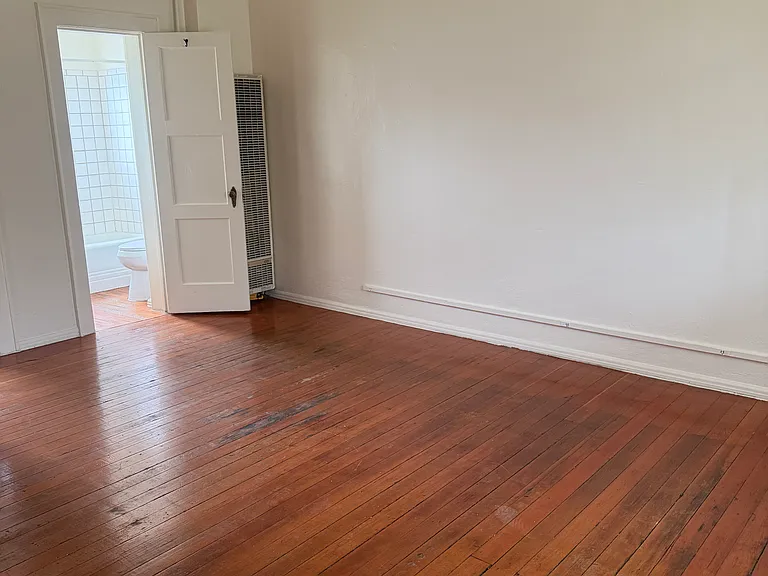404 S 5th Ave #6 — Photo 8