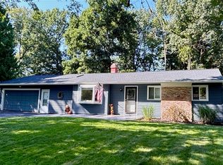 75 Harvest Rd, Fairport, NY 14450