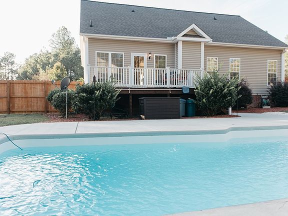 4th image of 115 Meadow Trace Ct