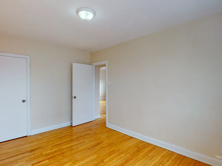 385 Besserer St — Photo 30