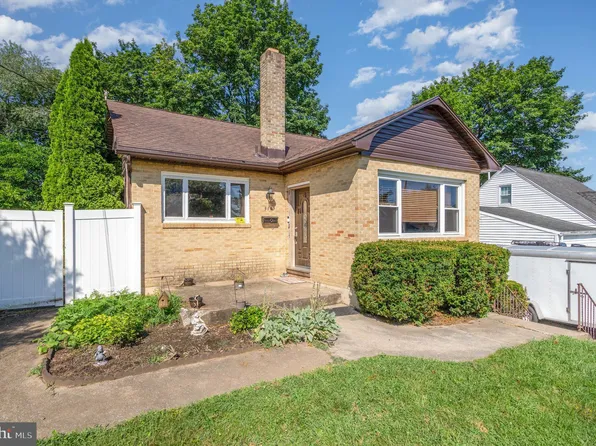 310 S Broad St, Mechanicsburg, PA 17055