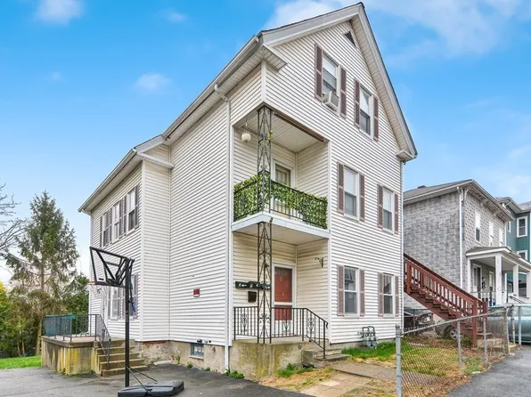 13 Esther St, Worcester, MA 01607