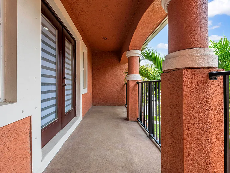 658 Cresta Cir — Photo 22