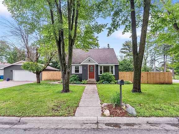 2nd image of 543 S Shore Dr
