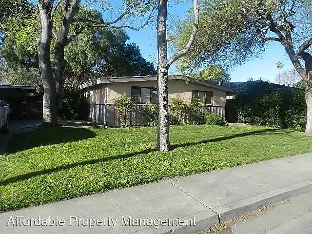 37771 Teakwood Dr photo 1