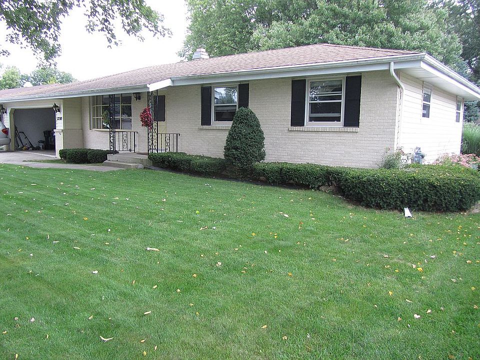 1st image of 2230 N Claremont Dr