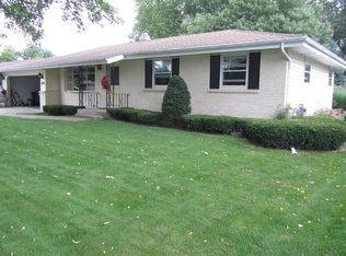 2230 N Claremont Dr, Janesville, WI 53545