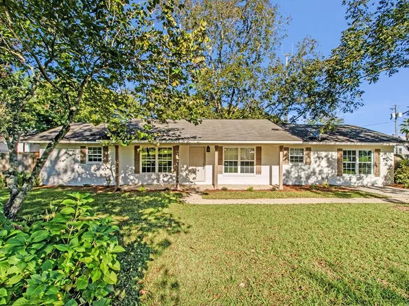 2037 John D Odom Rd, Dothan, AL 36303
