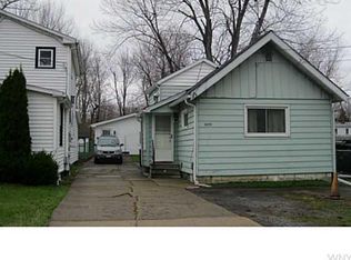 5737 Lakeview Ter, Lake View, NY 14085