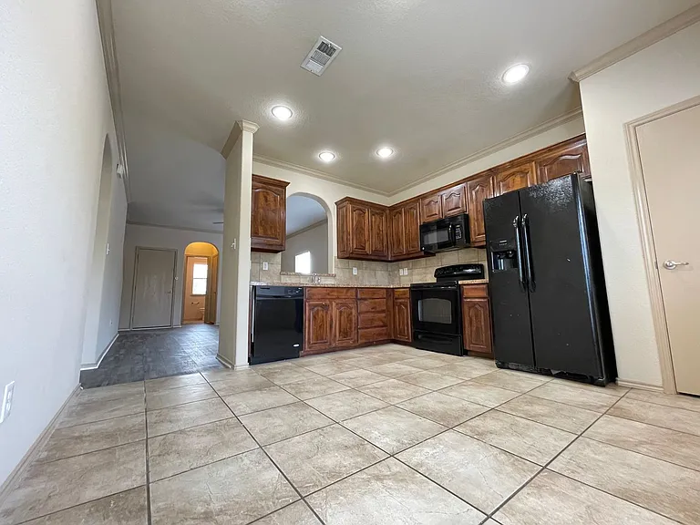 5913 Missy Ln — Photo 7