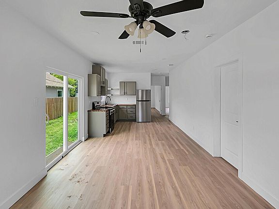 4th image of 1818 Windsor Ave