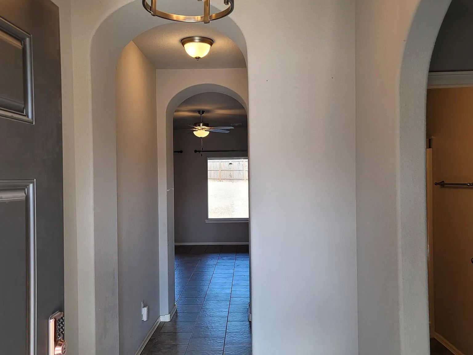 3 bed, 1632 sqft, $2,045 — Photo 2