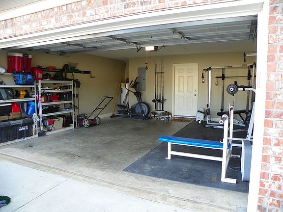 2nd image of 207 Thistlewood Dr