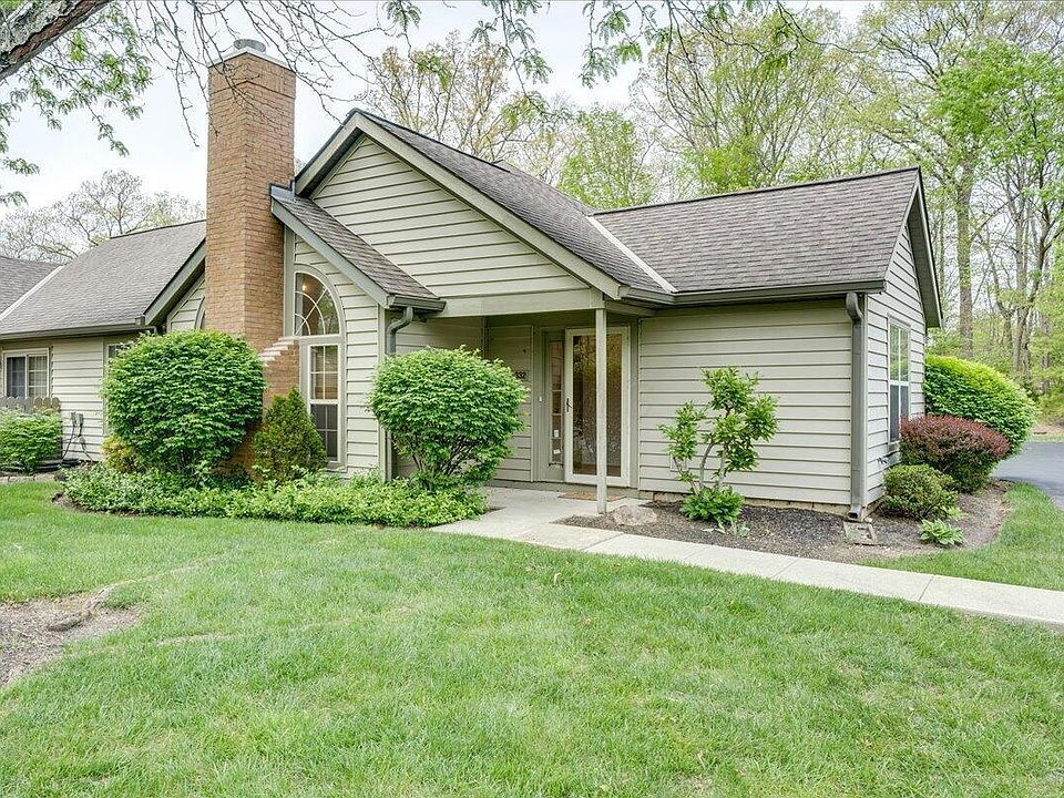 1st image of 332 Hidden Ravines Dr