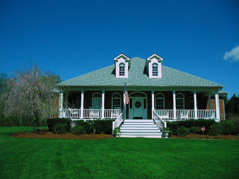 2nd image of 2135 Trailwood Ct