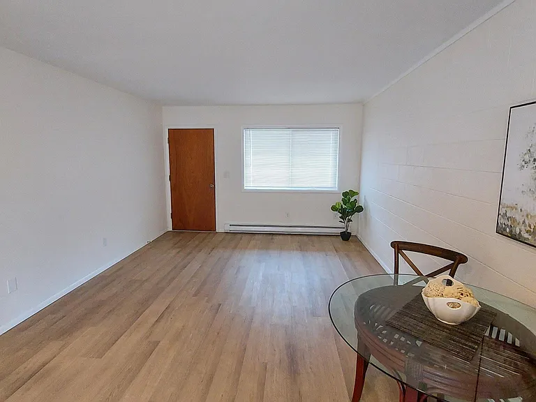 214 2nd St #2 — Photo 10