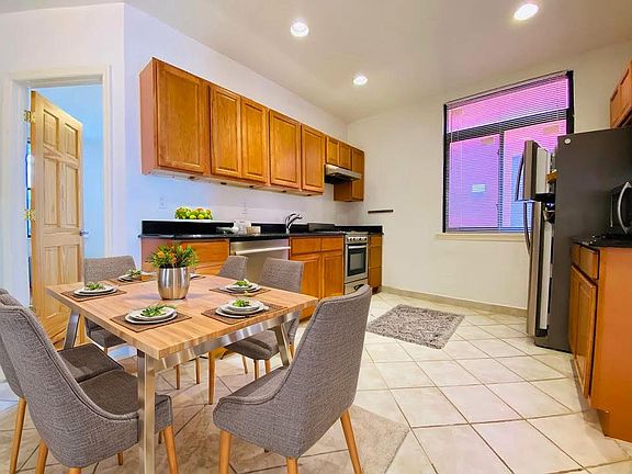 3rd image of 3059 32nd St #1