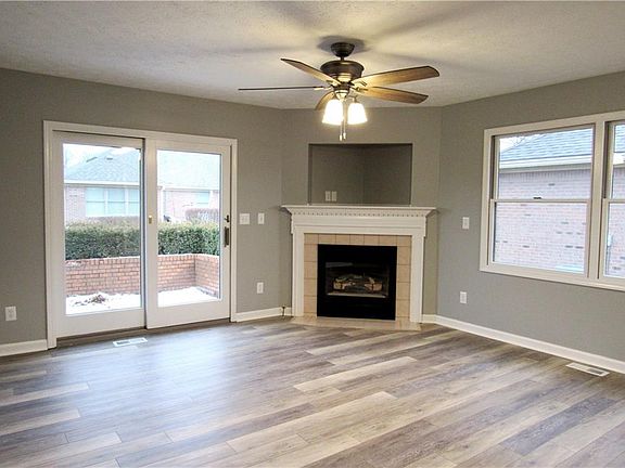 3rd image of 5746 Kensington Blvd