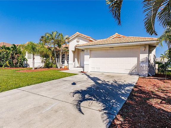 3rd image of 2340 Magdalina Dr