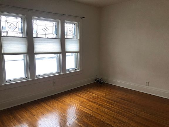 2nd image of 302 Lexington Ave Uppr #