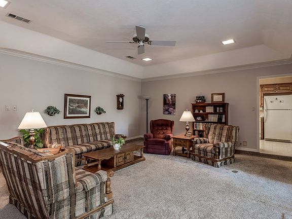 5th image of 9200 Timber Knoll Dr