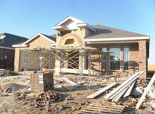 8805 Yosemite Trl, Aubrey, TX 76227