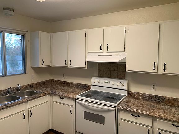 2nd image of 115 N Fremont Ave