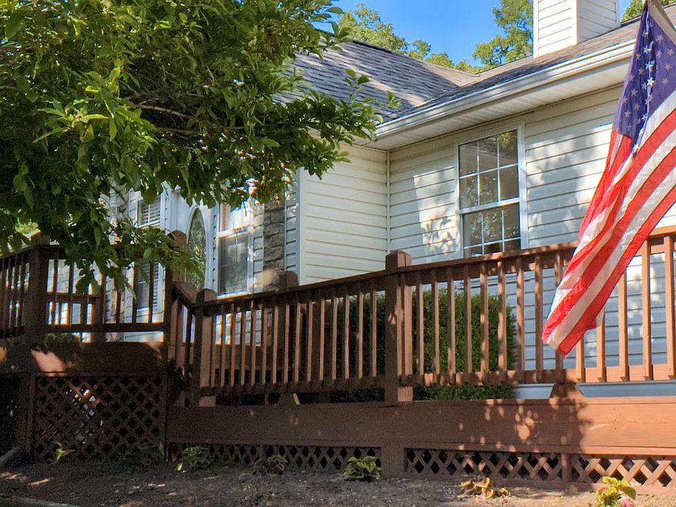 1st image of 707 Deer Run Ln