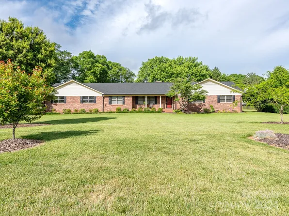 3916 Amarillo Dr SW, Concord, NC 28027