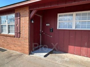 740 N 6th St, Rogers, AR 72756