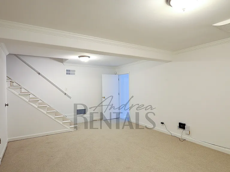 5555 Harbord Dr — Photo 43