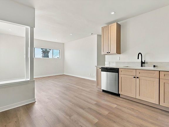 5th image of 1810 12th St APT 7