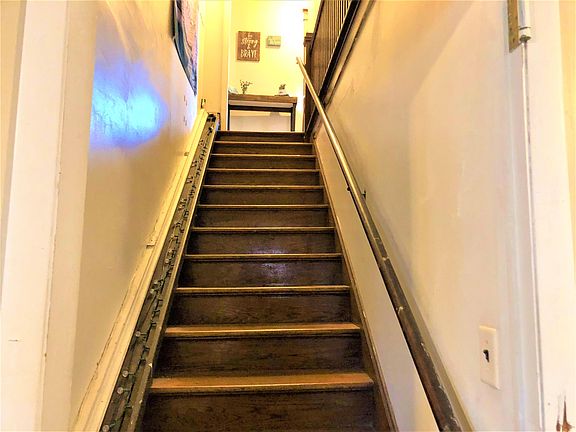 5th image of 803 W Nevada St #2